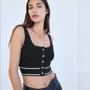 Aritizia Babaton Sculpt Knit Button Tank